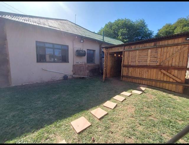 3 BEDROOM HOUSE FOR SALE IN DASPOORT ESTATE